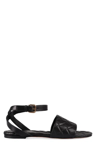 Bottega Veneta `amy` Flat Sandals In Black  