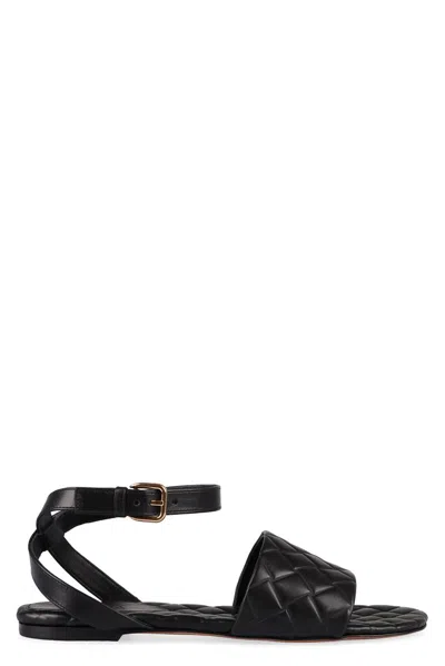 Bottega Veneta Amy Flat Sandals In Black