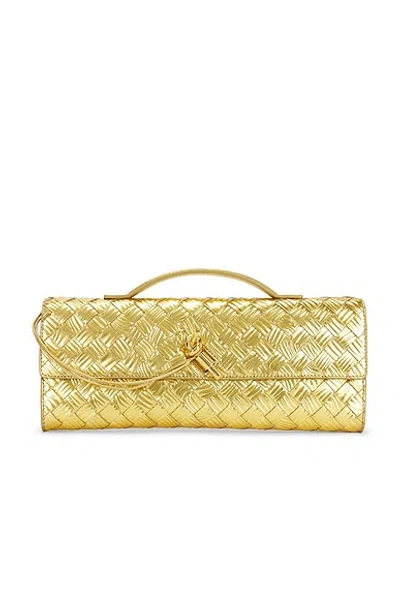 Bottega Veneta Andiamo Clutch In Gold