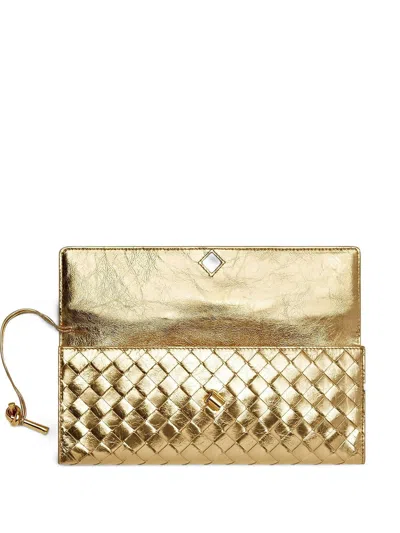 Bottega Veneta Andiamo Clutch In Gold