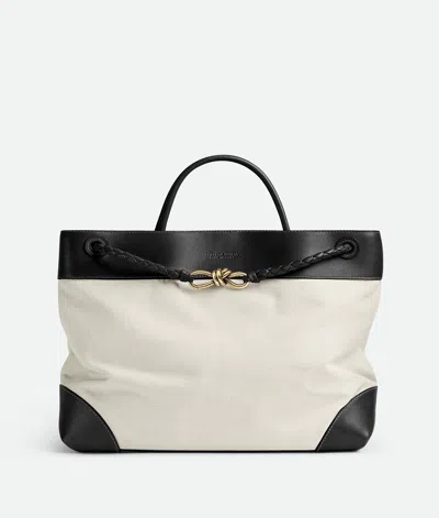 Bottega Veneta Large Andiamo In Natural/black