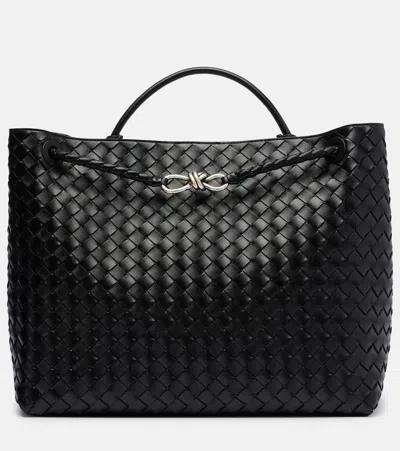 Bottega Veneta Andiamo Large Leather Tote Bag In Schwarz