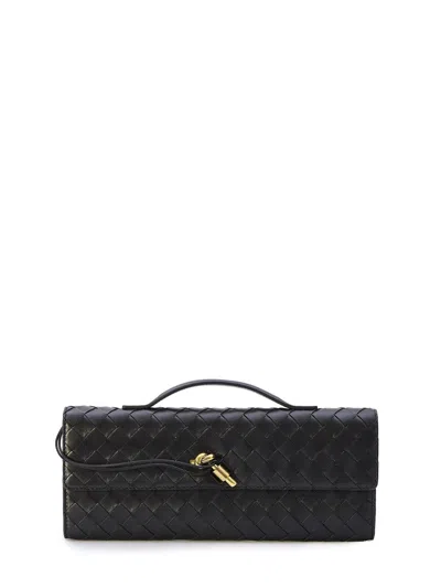 Bottega Veneta Andiamo Leather Clutch In Black