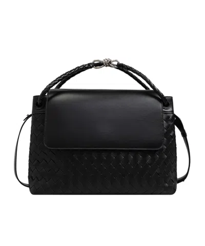 Bottega Veneta Andiamo Mailman Bag In Black
