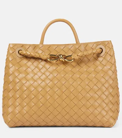 Bottega Veneta Andiamo Medium Leather Tote Bag In Braun