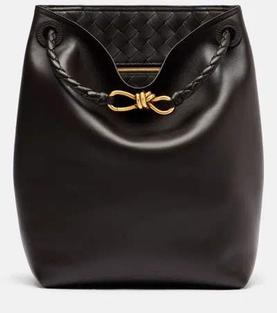 Bottega Veneta Andiamo Small Leather Bucket Bag In Brown