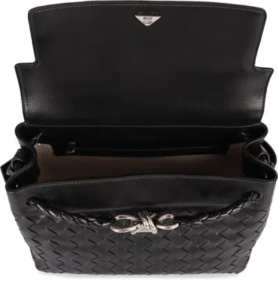 BOTTEGA VENETA BOTTEGA VENETA ANDIAMO SMALL LEATHER MESSENGER BAG