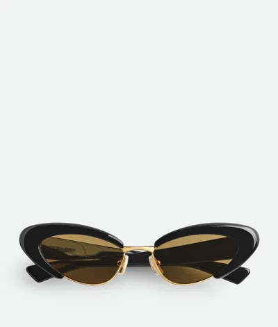 Bottega Veneta Angle Cat-eye Sonnenbrille In Black/black/yellow