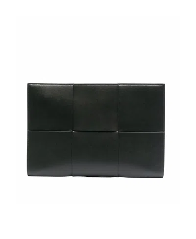 Bottega Veneta Arco Clutch Bag In Black