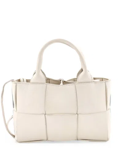Pre-owned Bottega Veneta Arco Maxi Intrecciato Leather Candy Tote Bag In White