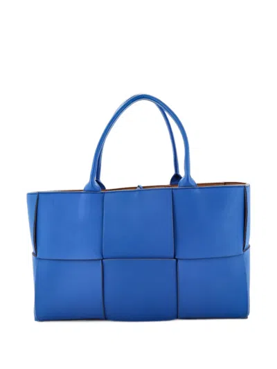 Pre-owned Bottega Veneta Arco Maxi Intrecciato Leather Medium Tote Bag In Blue