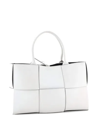 Pre-owned Bottega Veneta Arco Maxi Intrecciato Leather Medium Tote Bag In White