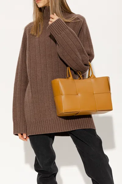 Bottega Veneta ‘arco Small' Shopper Bag In Brown