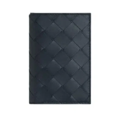 Bottega Veneta Leather Intrecciato Passport Holder In Green