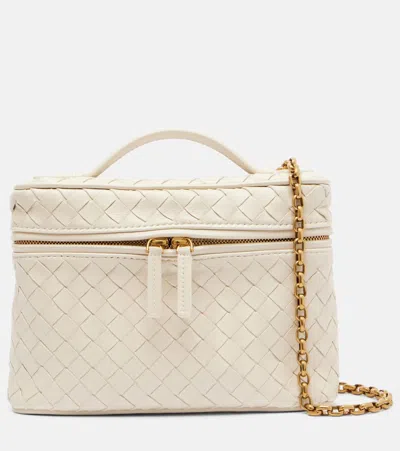 Bottega Veneta Bang Bang Intrecciato Leather Vanity Bag In Neutral