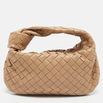 Pre-owned Bottega Veneta Beige Intrecciato Leather Mini Jodie Hobo In Sand