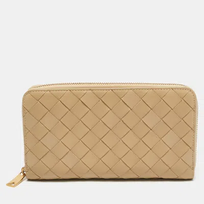 Pre-owned Bottega Veneta Beige Intrecciato Leather Zip Continental Wallet