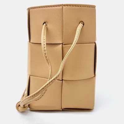 Pre-owned Bottega Veneta Beige Leather Cassette Mini Bucket Bag In Sand