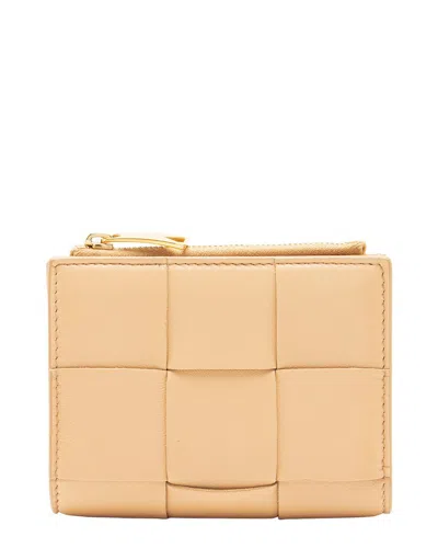 Pre-owned Bottega Veneta Beige Leather Compact Wallet (authentic Pre-loved)