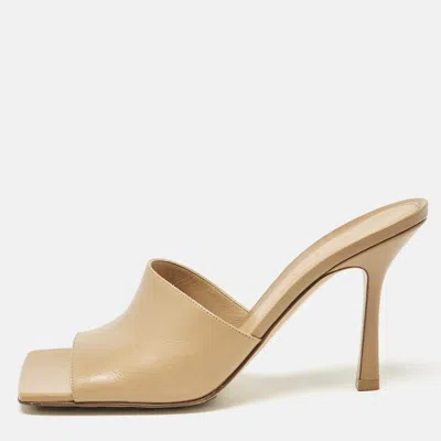 Pre-owned Bottega Veneta Beige Leather Stretch Slide Sandals Size 39
