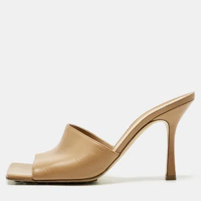 Pre-owned Bottega Veneta Beige Leather Stretch Slide Sandals Size 40