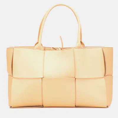 Pre-owned Bottega Veneta Beige Medium Nappa Maxi Intrecciato Arco Tote In Sand