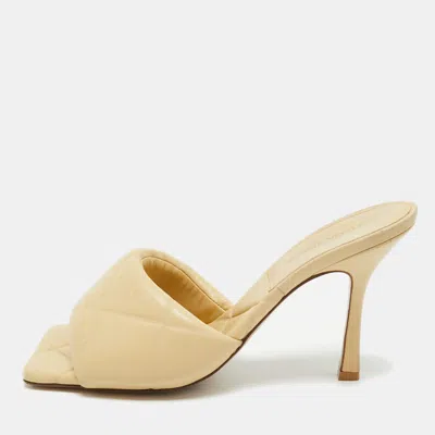 Pre-owned Bottega Veneta Beige Quilted Leather Lido Slide Sandals Size 39.5