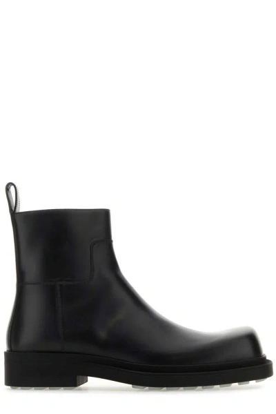 Bottega Veneta Ben Ankle Boots In Black