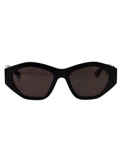 BOTTEGA VENETA BOTTEGA VENETA BLACK-BLACK-GREY RECYCLED ACETATE SUNGLASSES
