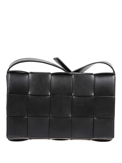 Bottega Veneta Cassette Intrecciato Leather Messenger Bag In Black