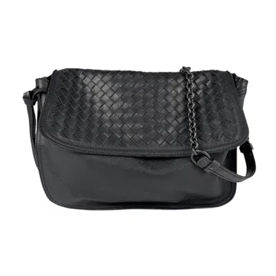 Pre-owned Bottega Veneta Black Intrecciato Shoulder Bag ()