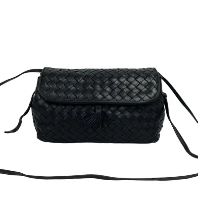 Pre-owned Bottega Veneta Black Leather Pochette Shoulder Bag ()