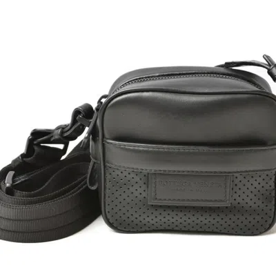 Pre-owned Bottega Veneta Black Leather Pouch Shoulder Bag ()