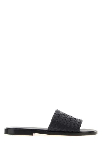 BOTTEGA VENETA BLACK LEATHER SANDALS