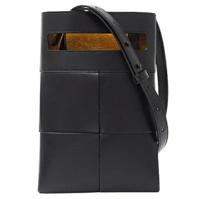 Pre-owned Bottega Veneta Black Leather Shoulder Bag ()