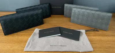 Pre-owned Bottega Veneta Black Leather Vertical Wallet, 609482, Large Intrecciato Weave In Black With Gray Interior