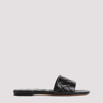 BOTTEGA VENETA BLACK NAPPA LEATHER AMY FLAT SANDAL