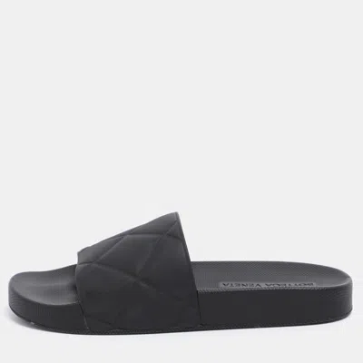 Pre-owned Bottega Veneta Black Quilted Rubber Pool Slides Size 40