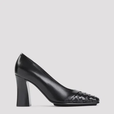 Bottega Veneta 95 Intreccio Leather Pumps In Black