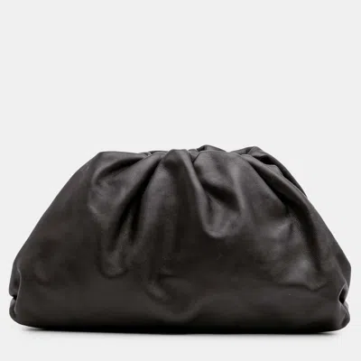 Pre-owned Bottega Veneta Black Smooth Butter Calf The Pouch