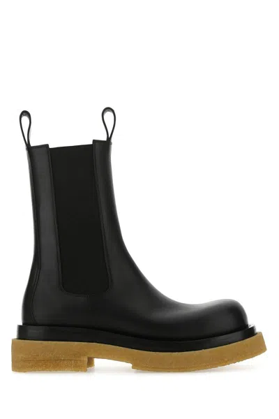 Bottega Veneta Lug Leather Boots In 1000