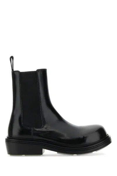 Bottega Veneta Fireman Chelsea Boots In Black