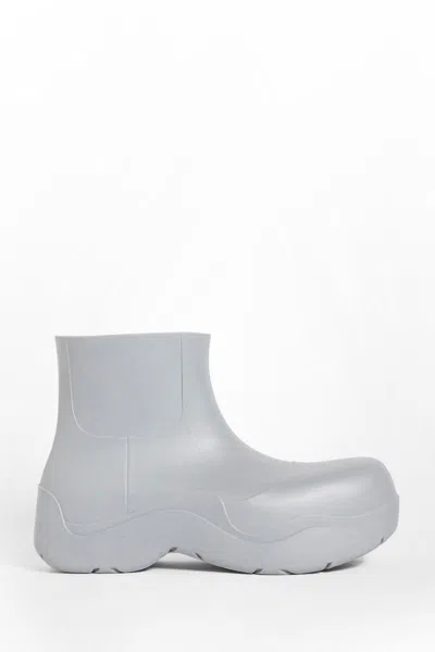 Bottega Veneta Puddle Ankle Boots In Grey