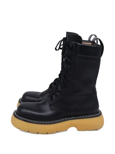 Pre-owned Bottega Veneta Bounce Lace-up Leather Boots In Black