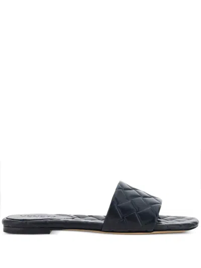 Bottega Veneta Braided Pattern Amy Flat Mule Shoes In Black