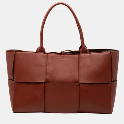 Pre-owned Bottega Veneta Brown Medium Nappa Maxi Intrecciato Arco Tote