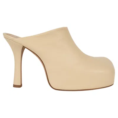 Pre-owned Bottega Veneta Butter Beige Leather 2020 Bold Platform Mules Shoes 36 In Brown