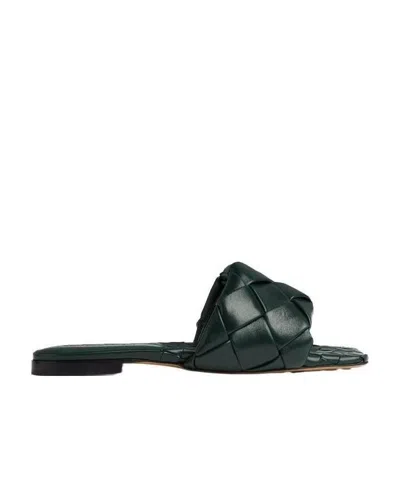 Bottega Veneta Bv Lido Flat Sandals In Black