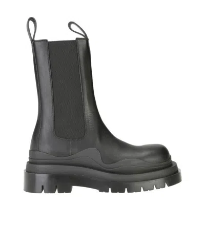 Bottega Veneta Bv Tire Leather Boots In Black