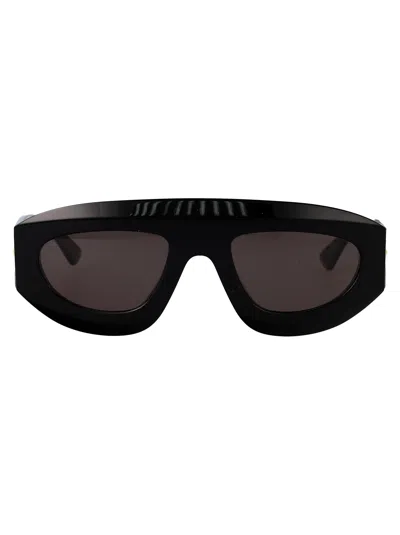 Bottega Veneta Bv1358s Sunglasses In Black-black-grey